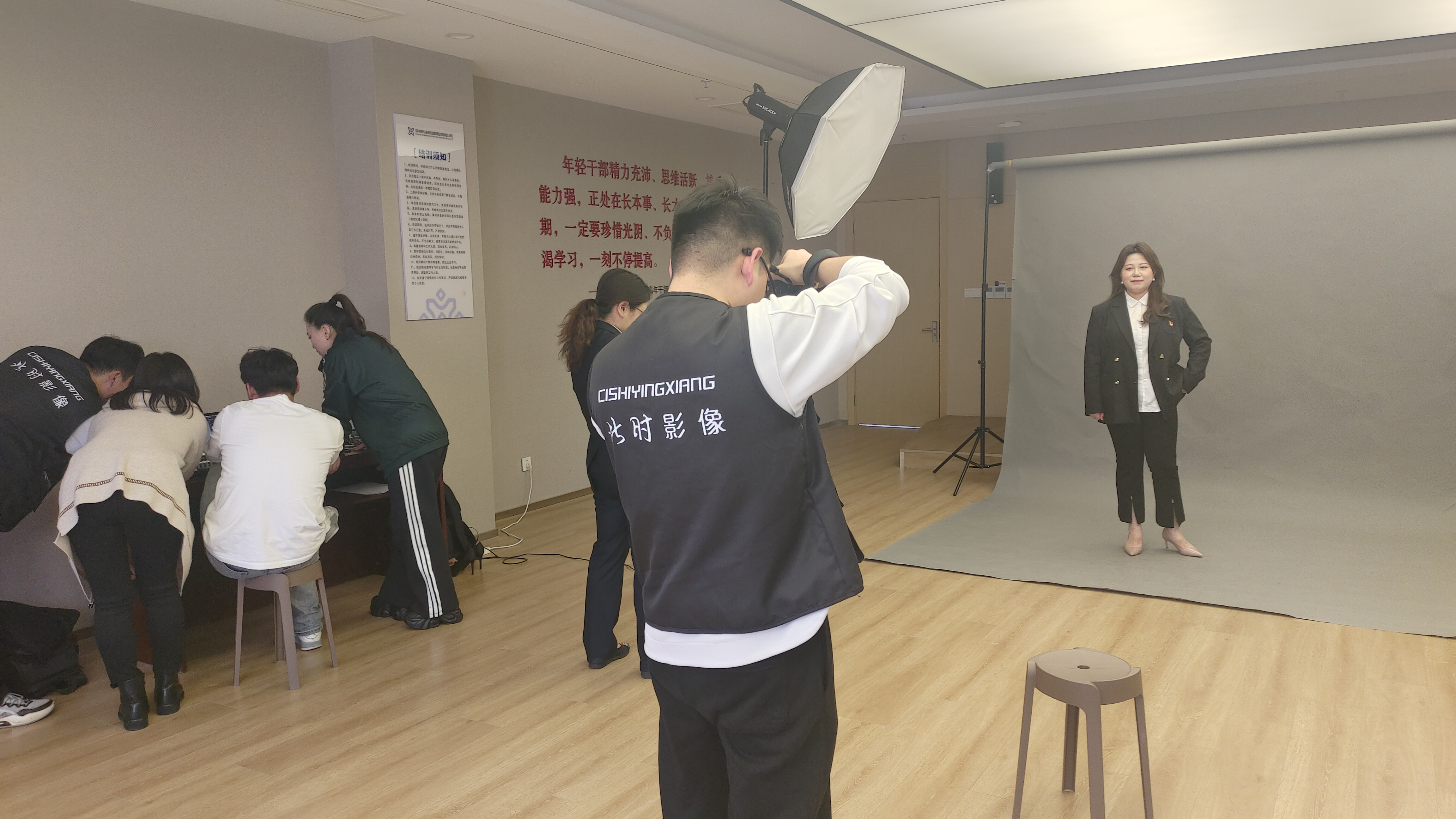 廣弘公司工會開展“尋找最美的她·光影綻芳華”風(fēng)采展示活動